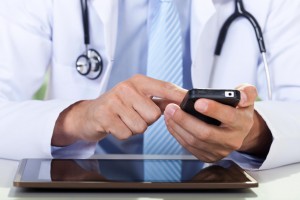 "Médicos Brasileiros Ganham Liberdade Responsável na Era da Publicidade Digital"
